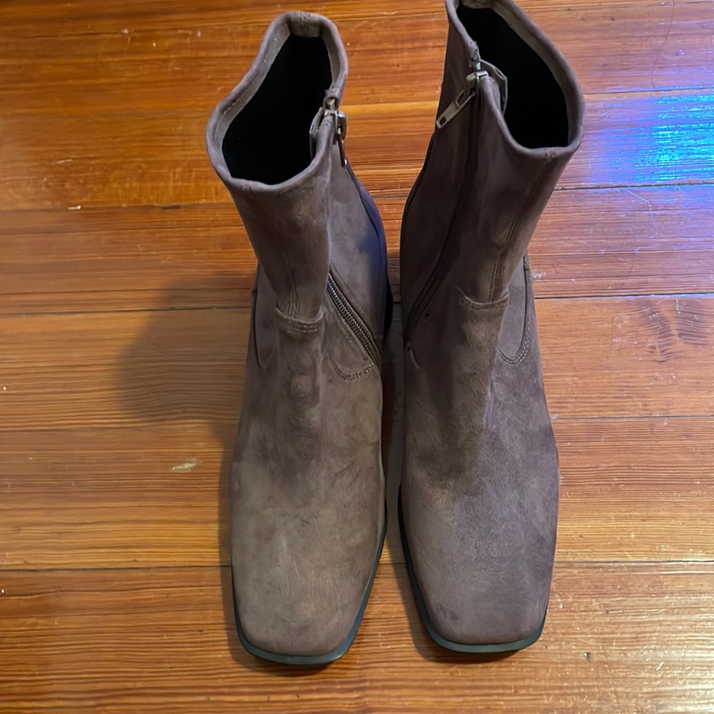 brown suede jeffrey campbell heeled boots